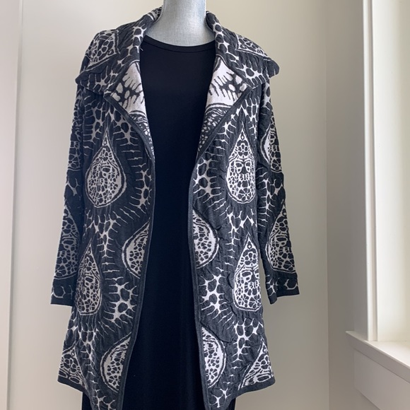 NWOT. Alison Sheri cardigan - Picture 3 of 10